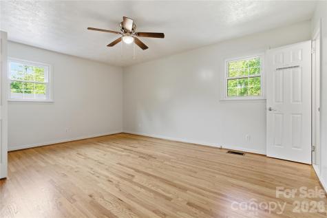 123 Castleton Lane Hendersonville NC 28791