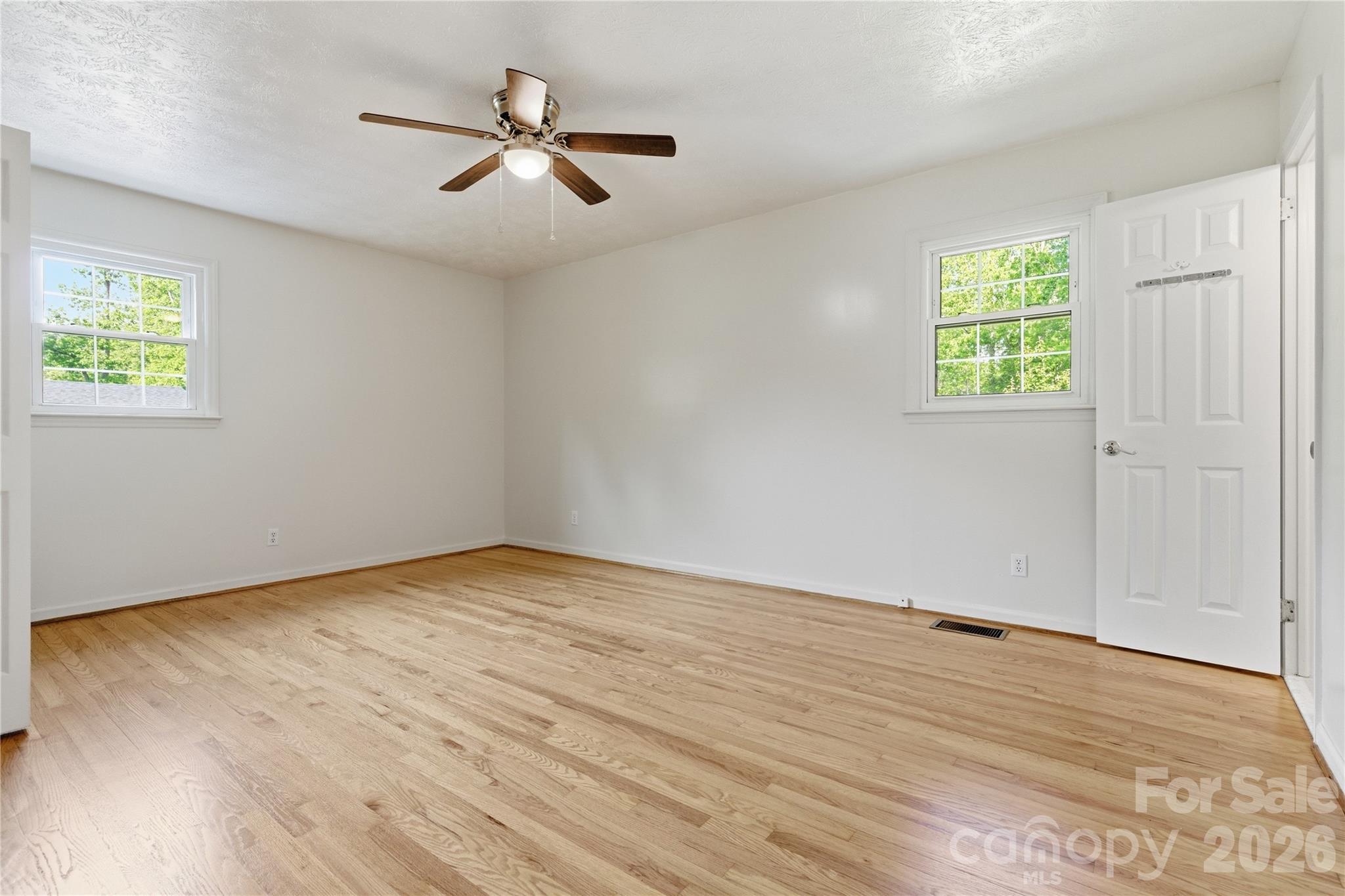 123 Castleton Lane Hendersonville NC 28791