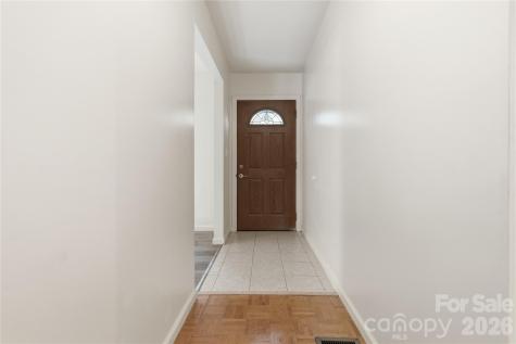 123 Castleton Lane Hendersonville NC 28791