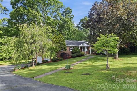 123 Castleton Lane Hendersonville NC 28791