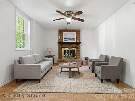 123 Castleton Lane Hendersonville NC 28791