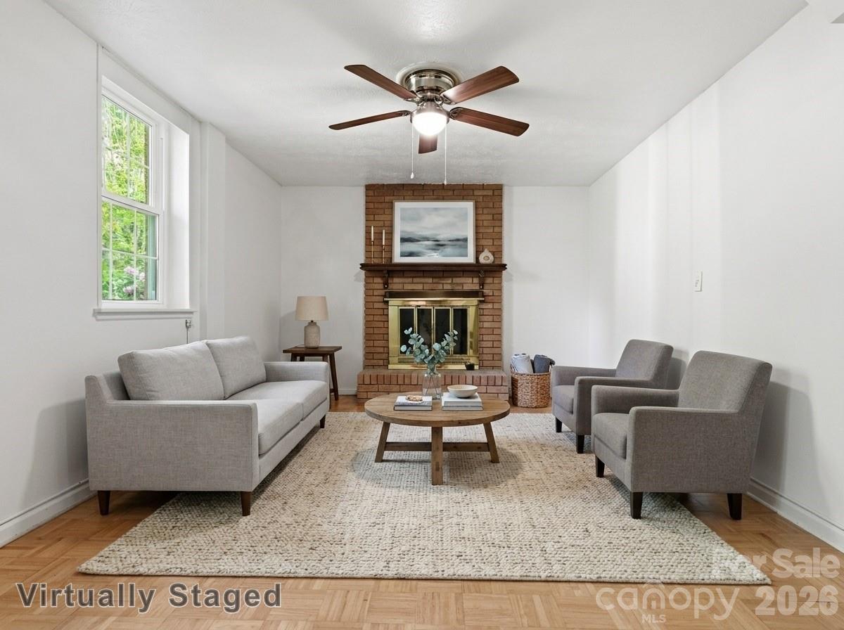 123 Castleton Lane Hendersonville NC 28791