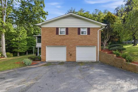 123 Castleton Lane Hendersonville NC 28791