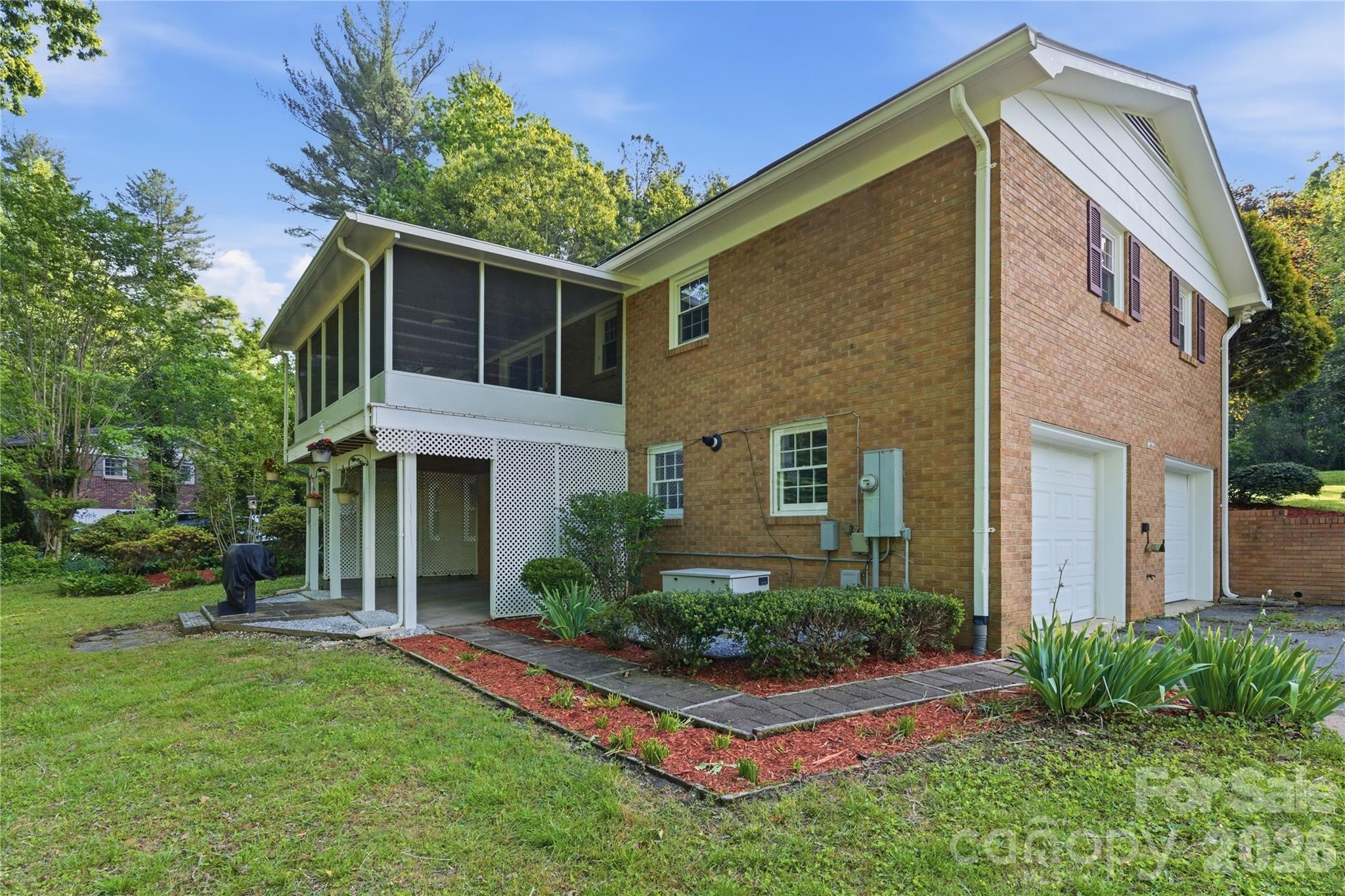 123 Castleton Lane Hendersonville NC 28791