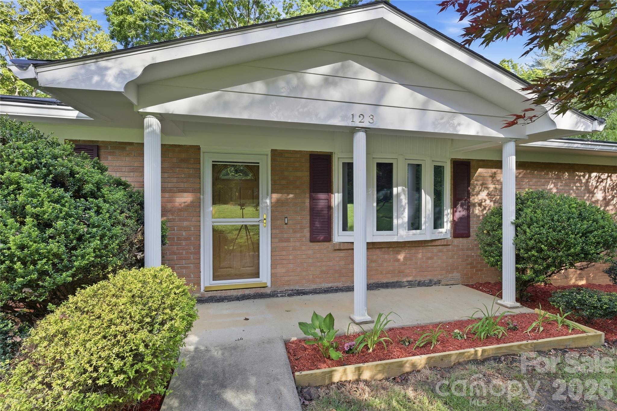 123 Castleton Lane Hendersonville NC 28791