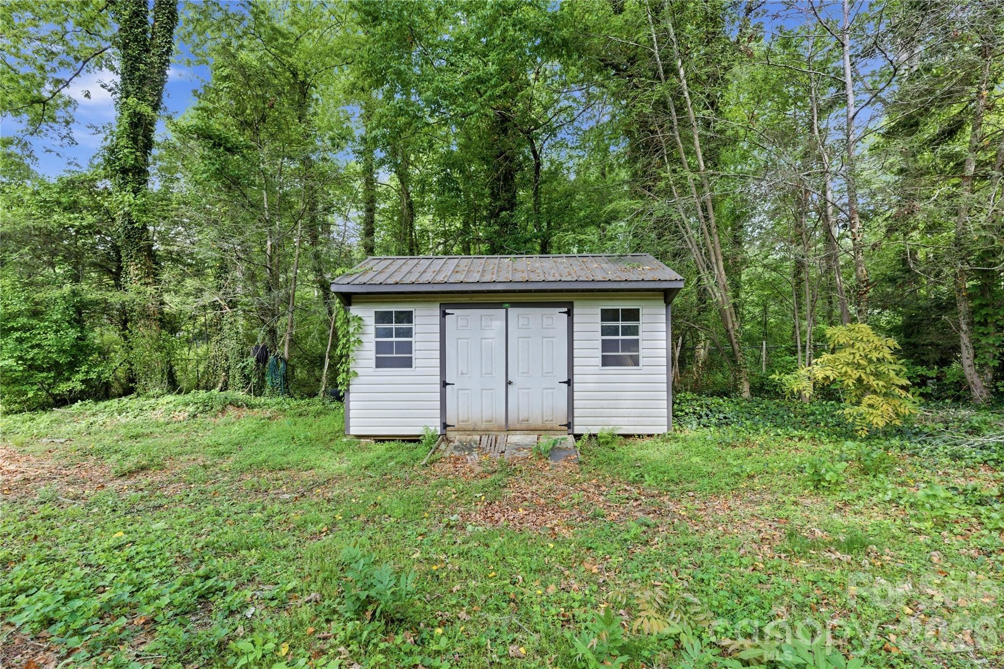 123 Castleton Lane Hendersonville NC 28791
