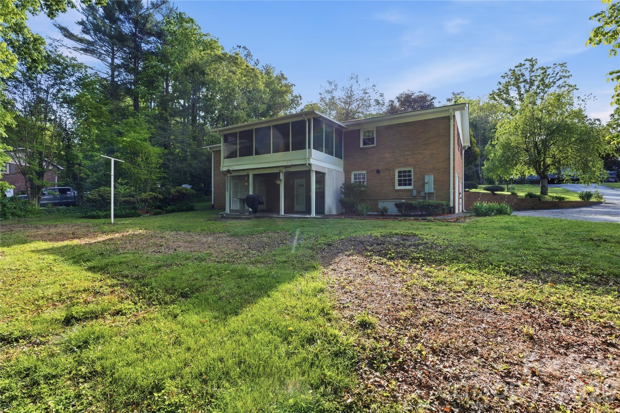 123 Castleton Lane Hendersonville NC 28791