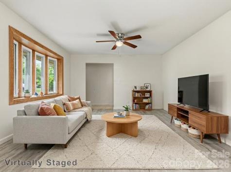 123 Castleton Lane Hendersonville NC 28791
