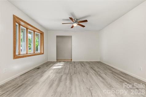 123 Castleton Lane Hendersonville NC 28791