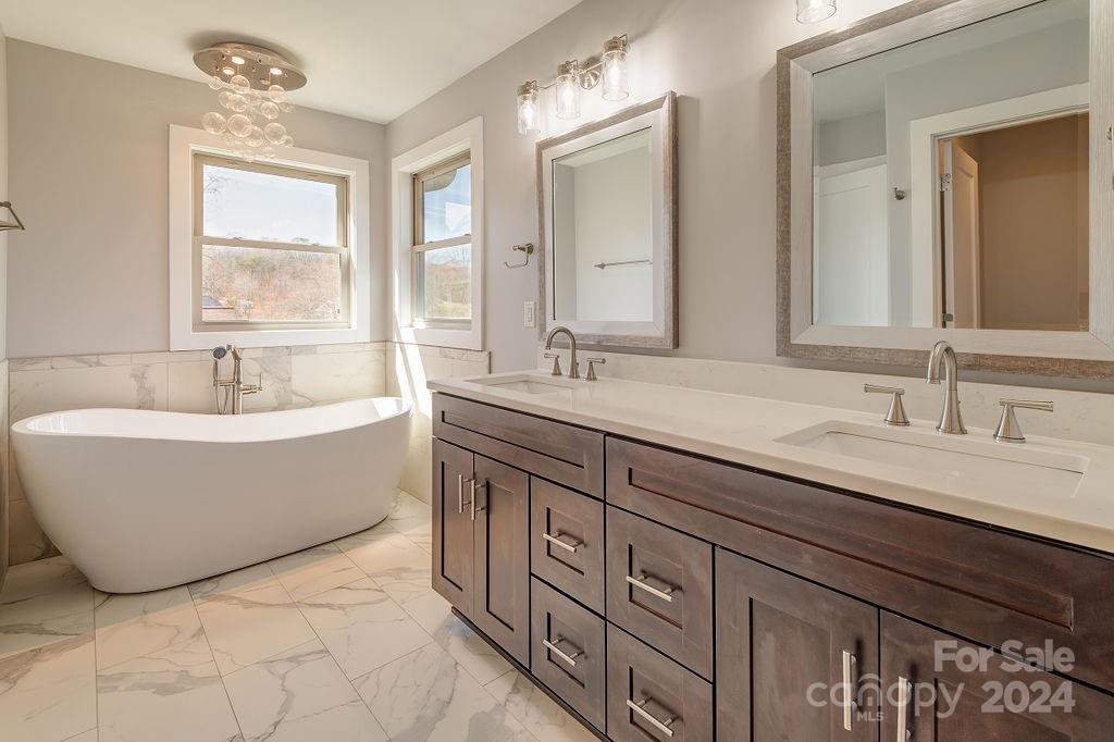 28 Linn Garden Lane Swannanoa NC 28778