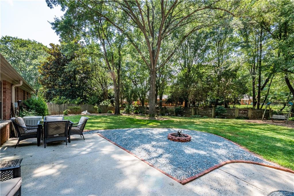 4827 Autumn Leaf Lane Charlotte NC 28277