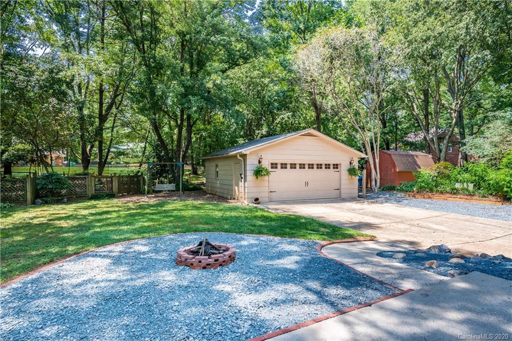 4827 Autumn Leaf Lane Charlotte NC 28277