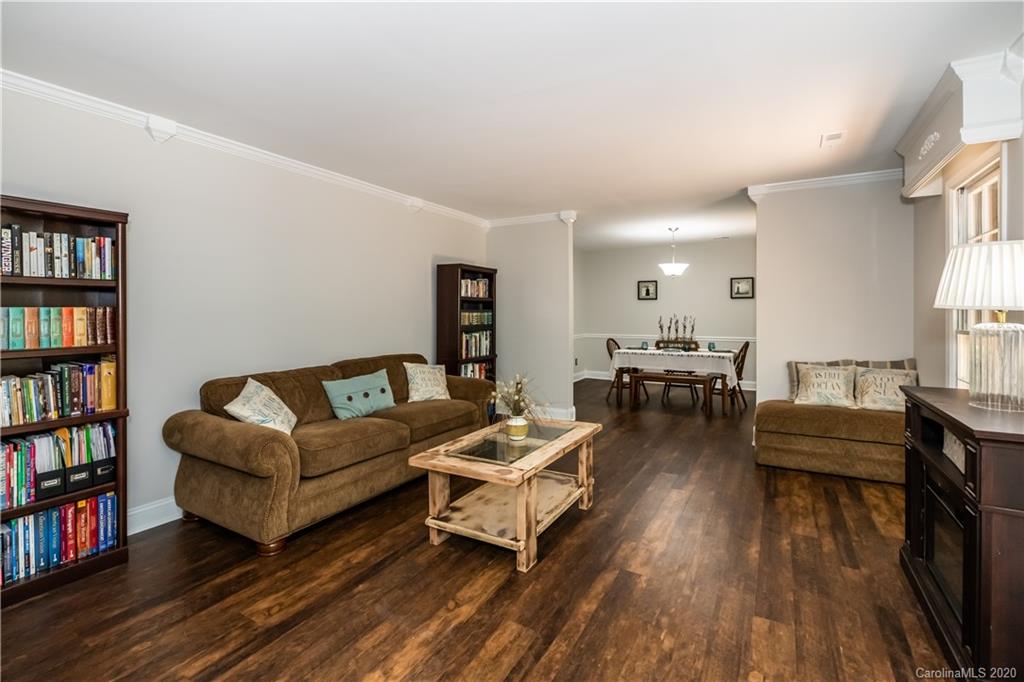 4827 Autumn Leaf Lane Charlotte NC 28277