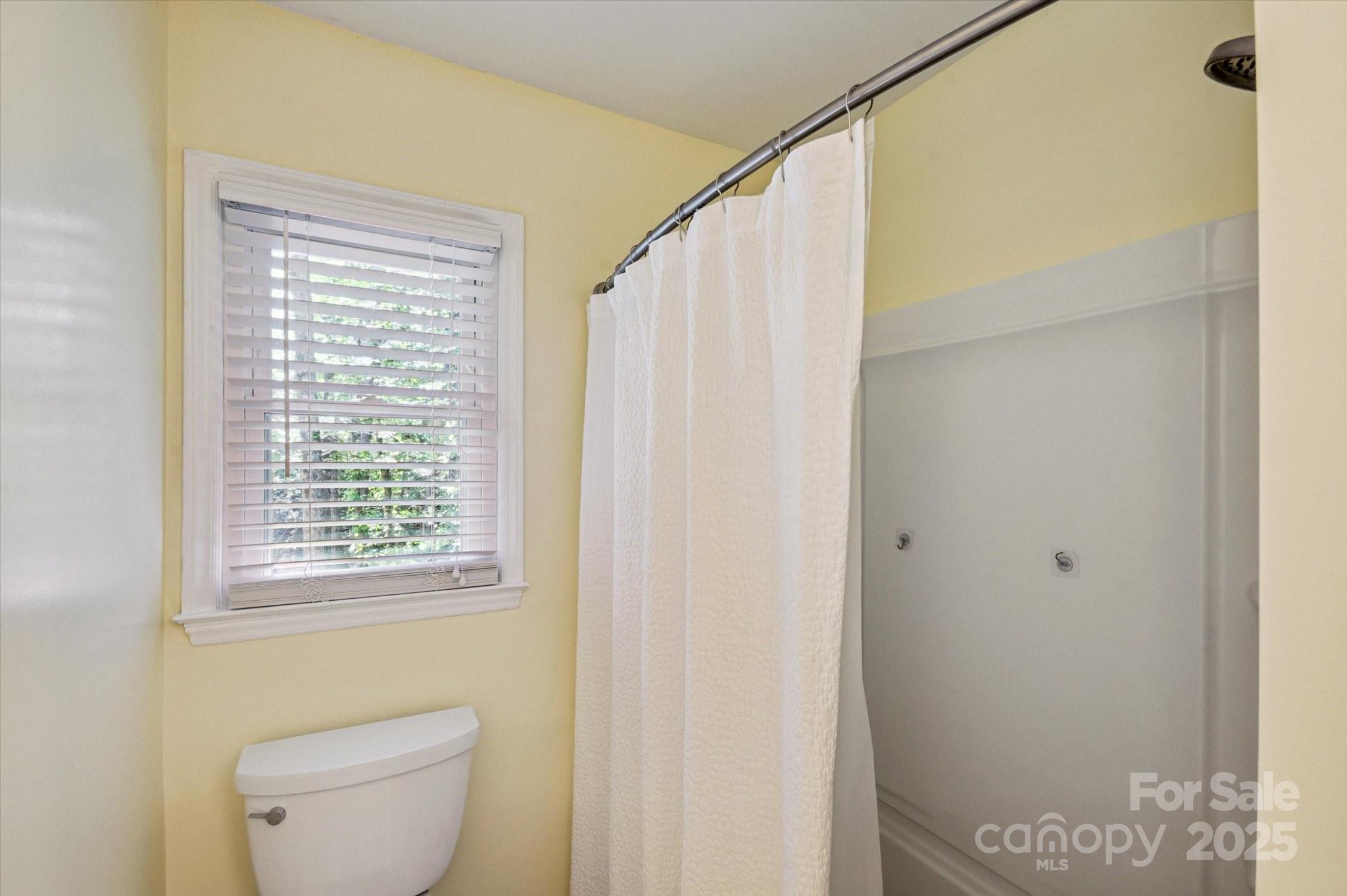 104 Britton Avenue Hendersonville NC 28791