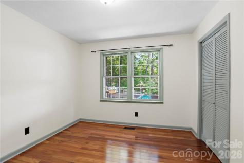 38 Nixon Terrace Asheville NC 28805
