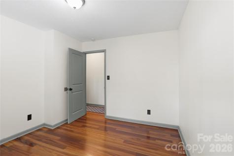 38 Nixon Terrace Asheville NC 28805