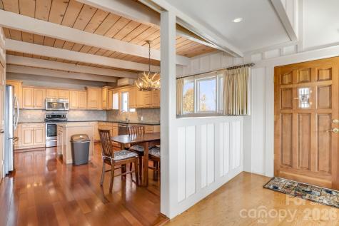 301 Highland Circle Sugar Mountain NC 28604