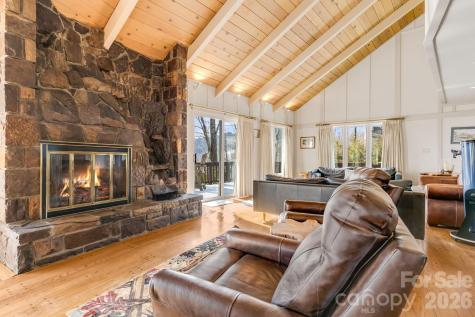 301 Highland Circle Sugar Mountain NC 28604