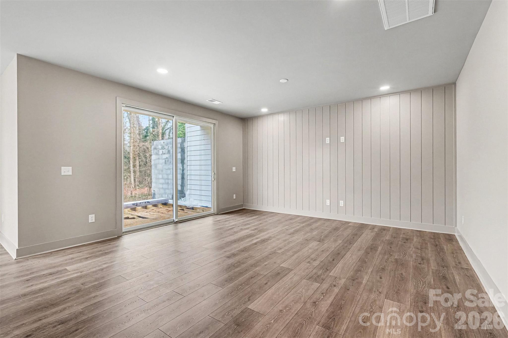 2418 Crestview Drive Charlotte NC 28216