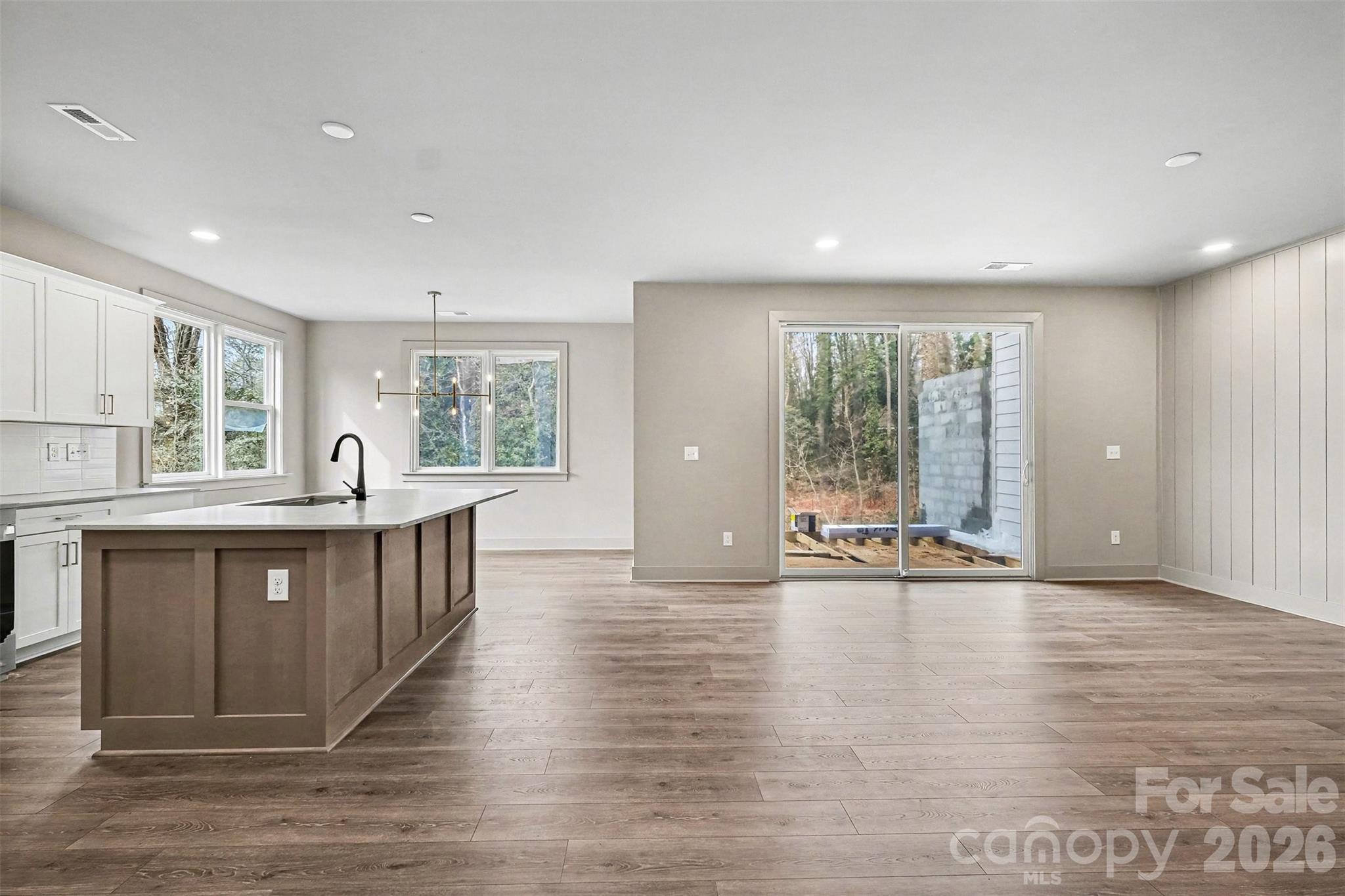 2418 Crestview Drive Charlotte NC 28216