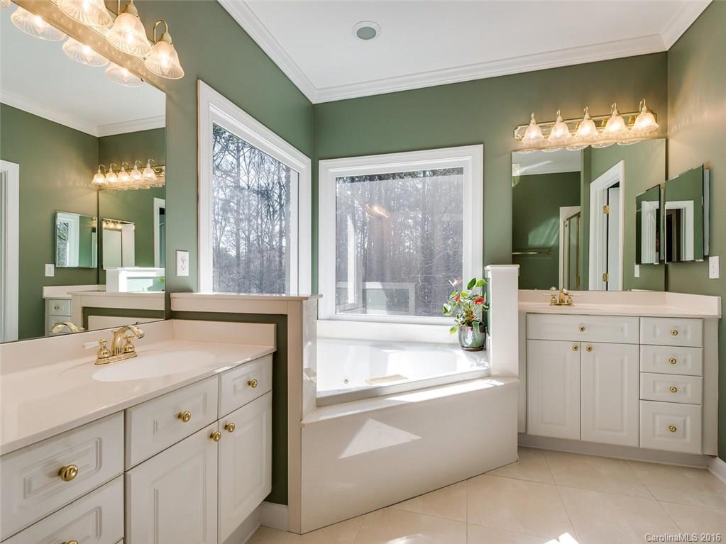3439 Twelve Oaks Place Charlotte NC 28270