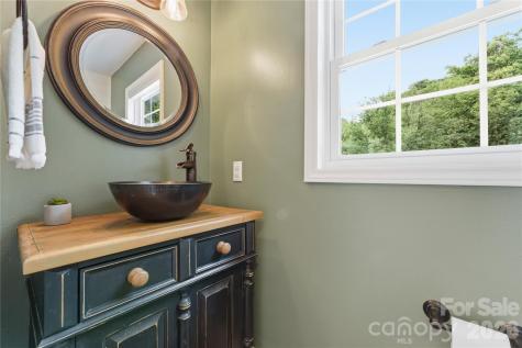 15 Racoon Point Canton NC 28716