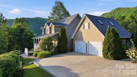 15 Racoon Point Canton NC 28716