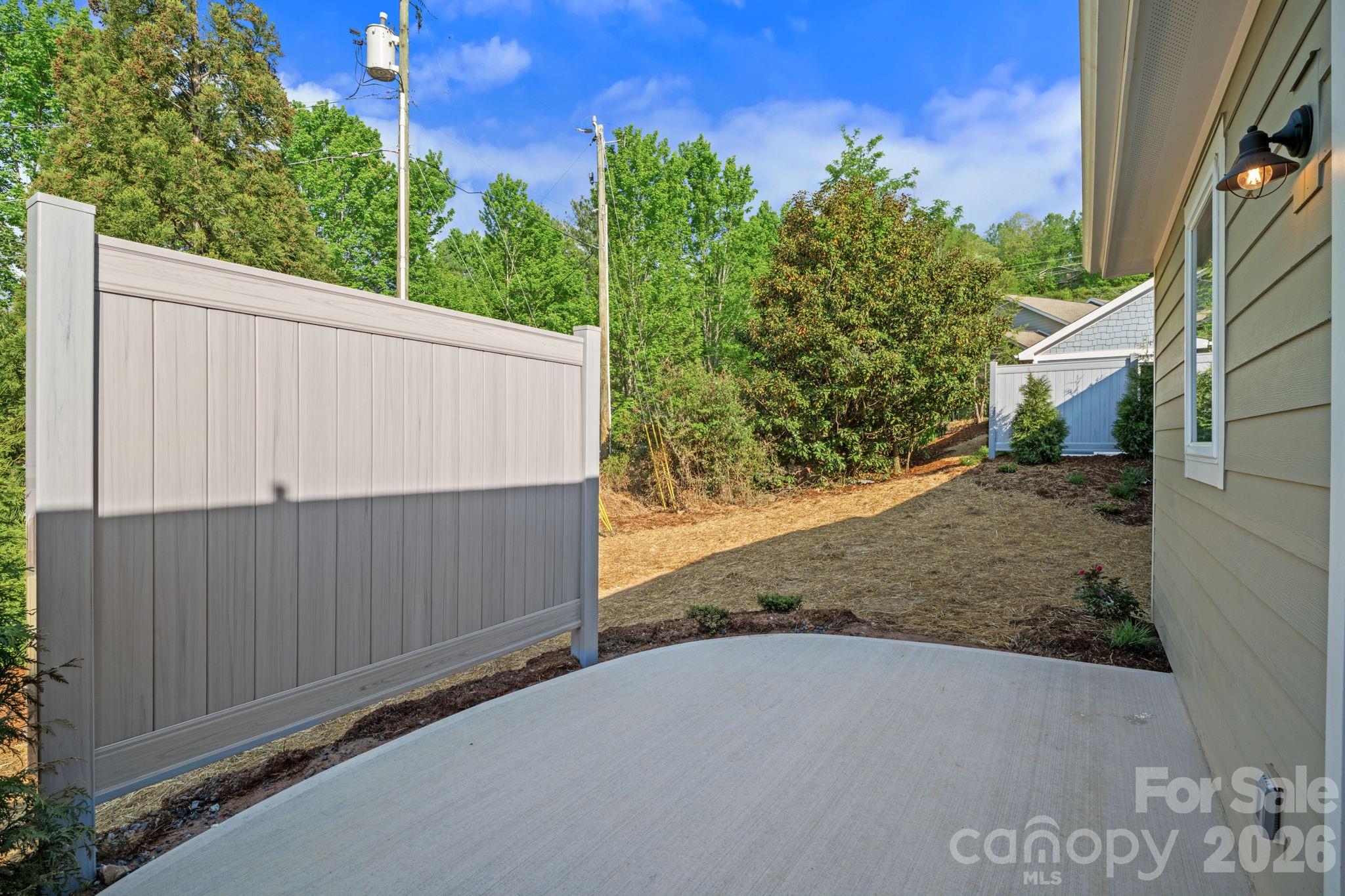 8 Heartleaf Circle Arden NC 28704