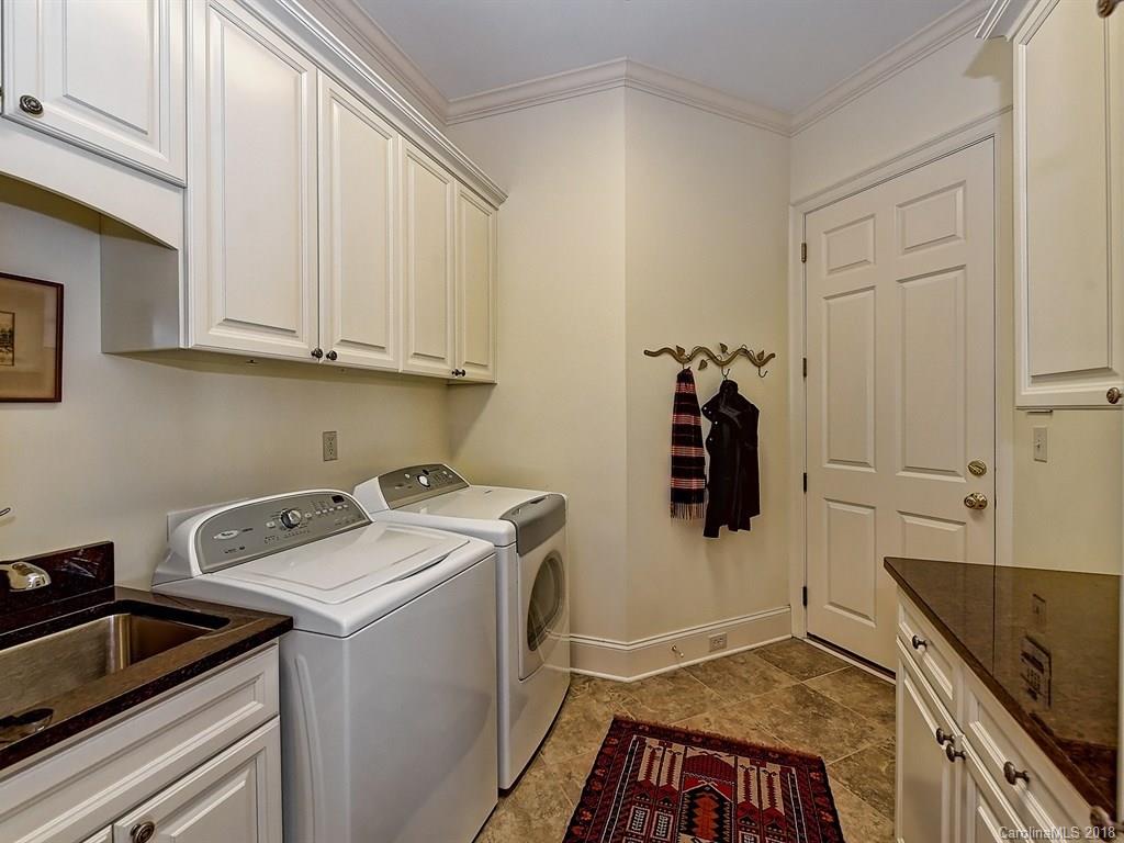 2200 Rhododendron Court Charlotte NC 28205