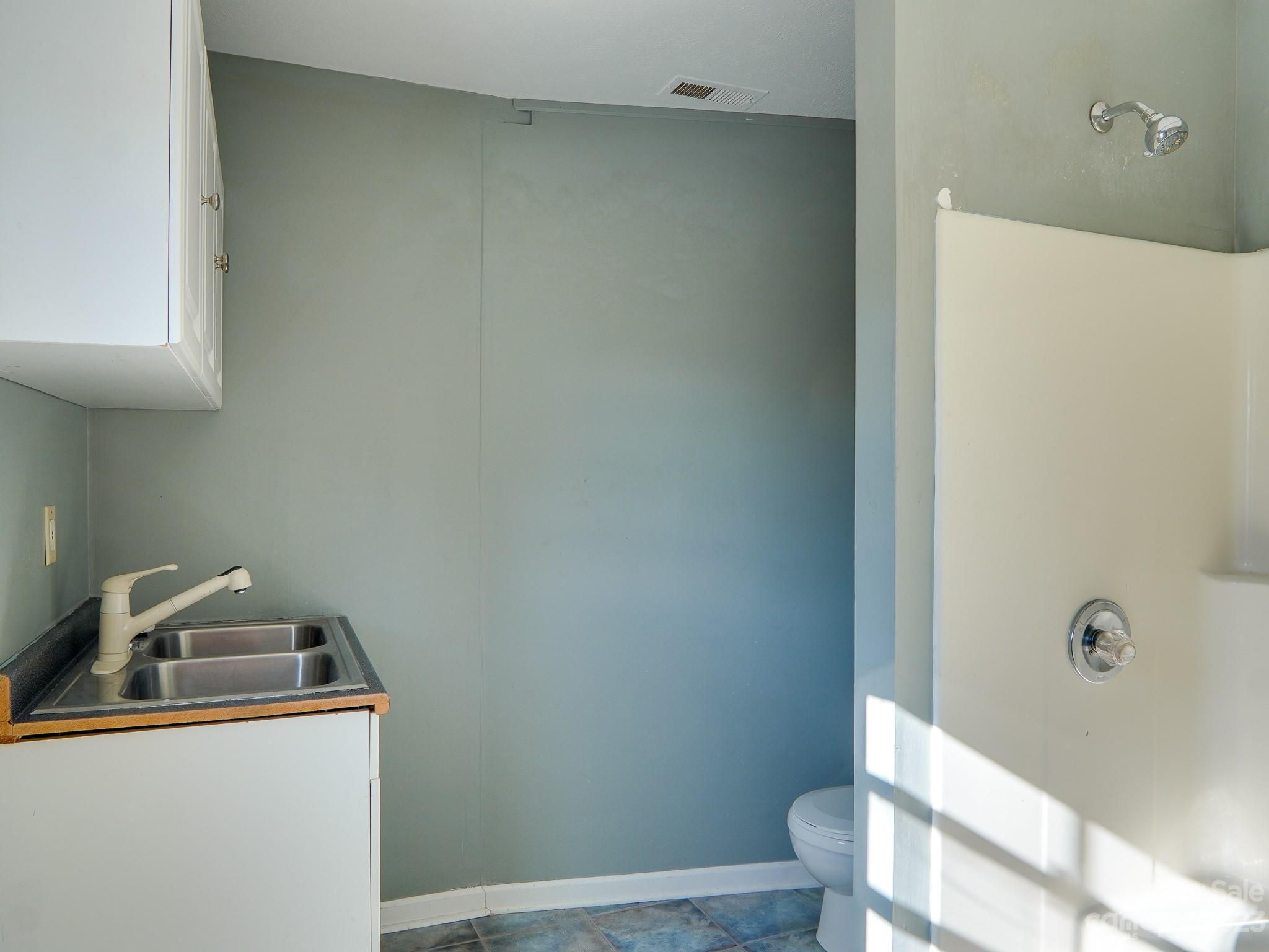 14 & 16 Rosebud Lane Hendersonville NC 28739