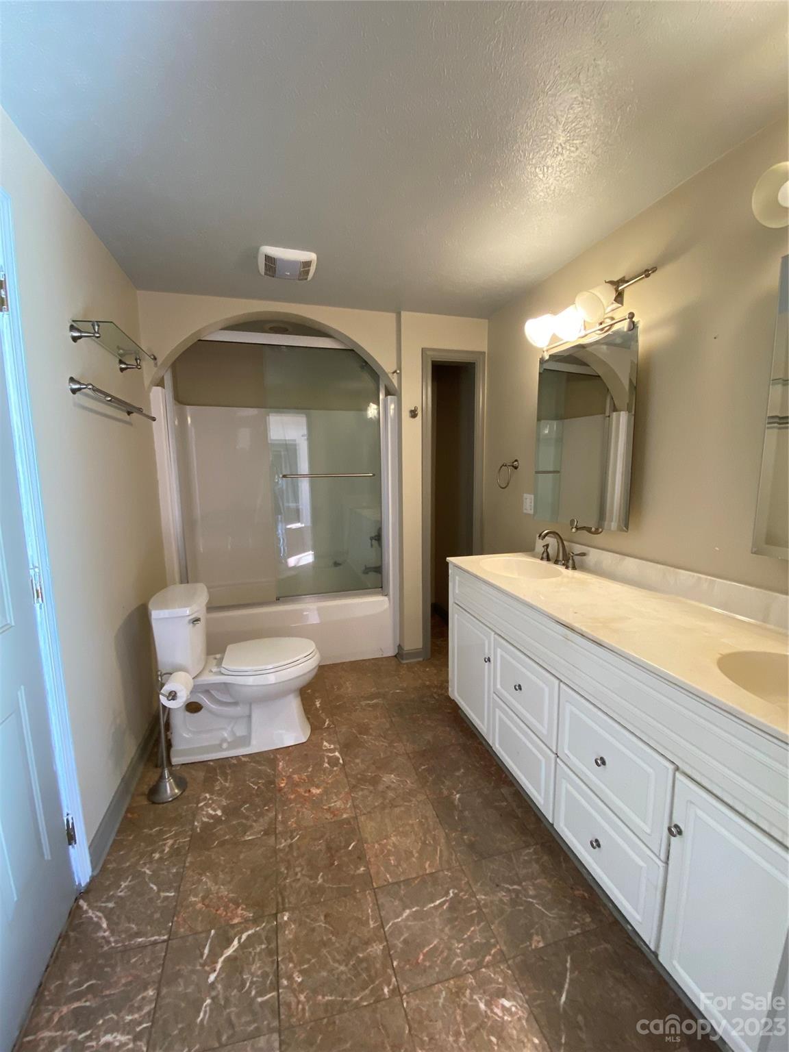 14 & 16 Rosebud Lane Hendersonville NC 28739