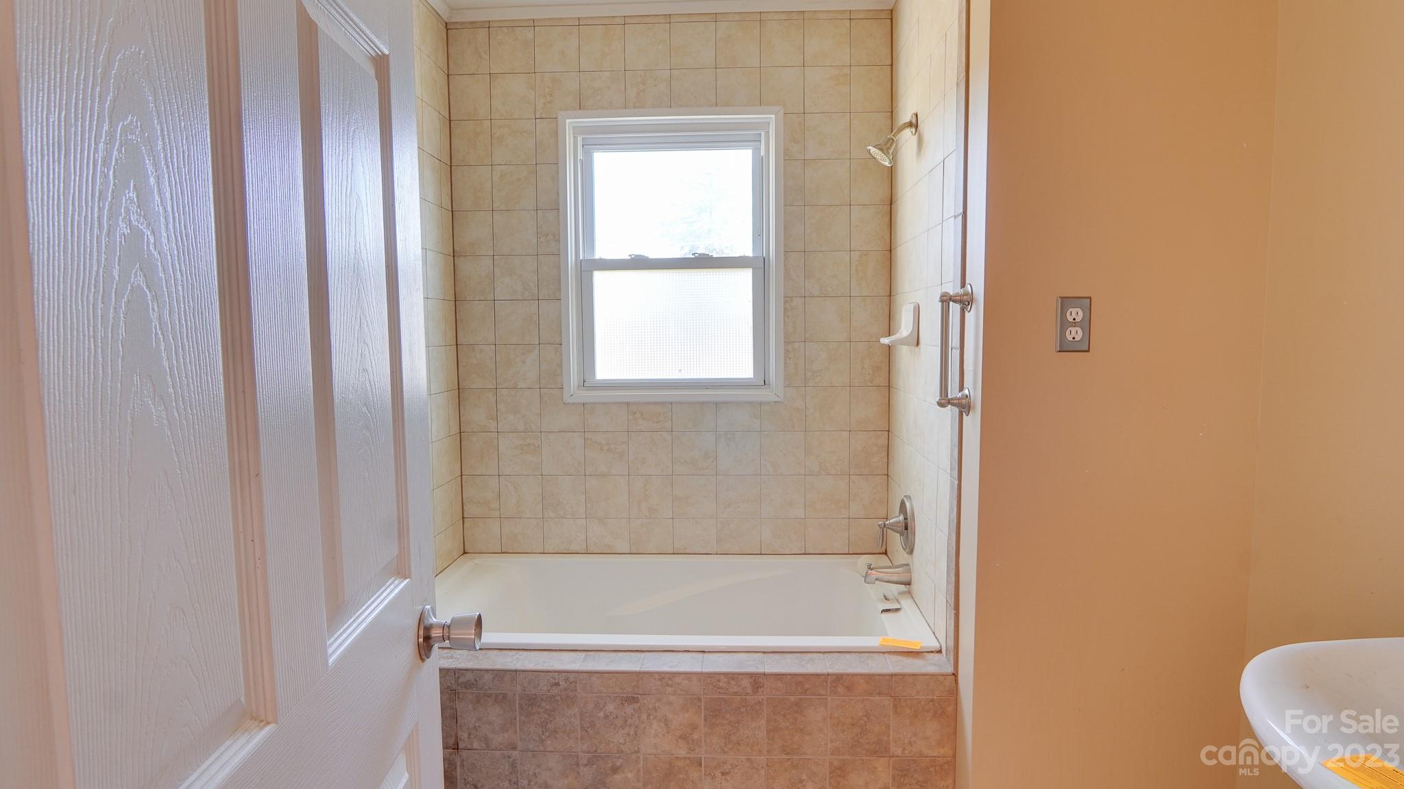 14 & 16 Rosebud Lane Hendersonville NC 28739