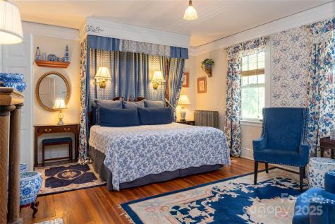 46 Cumberland Circle Asheville NC 28801