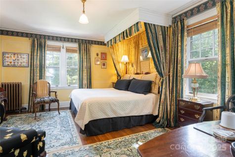 46 Cumberland Circle Asheville NC 28801