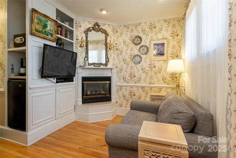 46 Cumberland Circle Asheville NC 28801