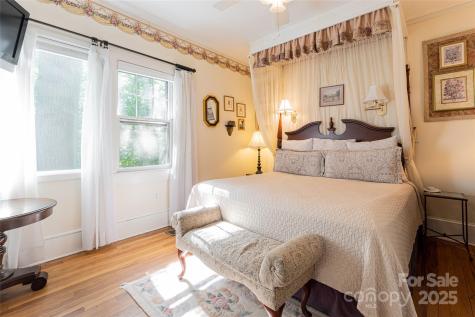 46 Cumberland Circle Asheville NC 28801