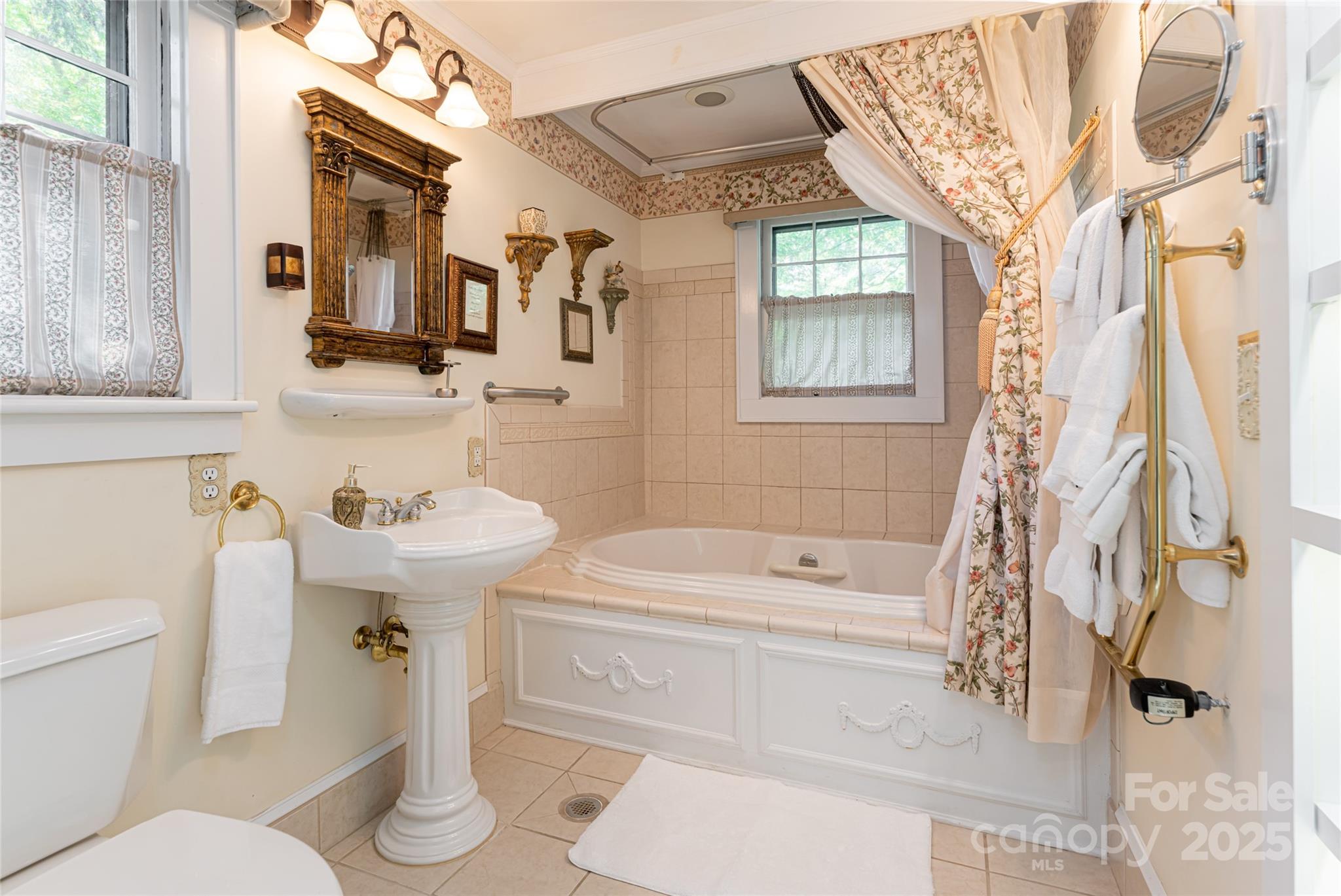 46 Cumberland Circle Asheville NC 28801