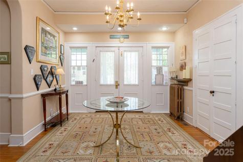 46 Cumberland Circle Asheville NC 28801