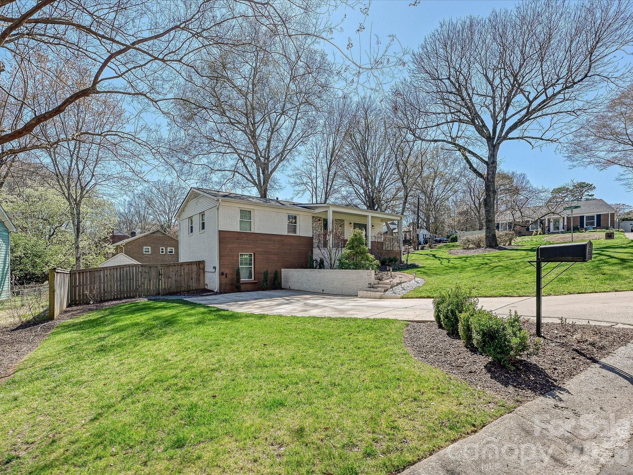 1733 Piccadilly Drive Charlotte NC 28211