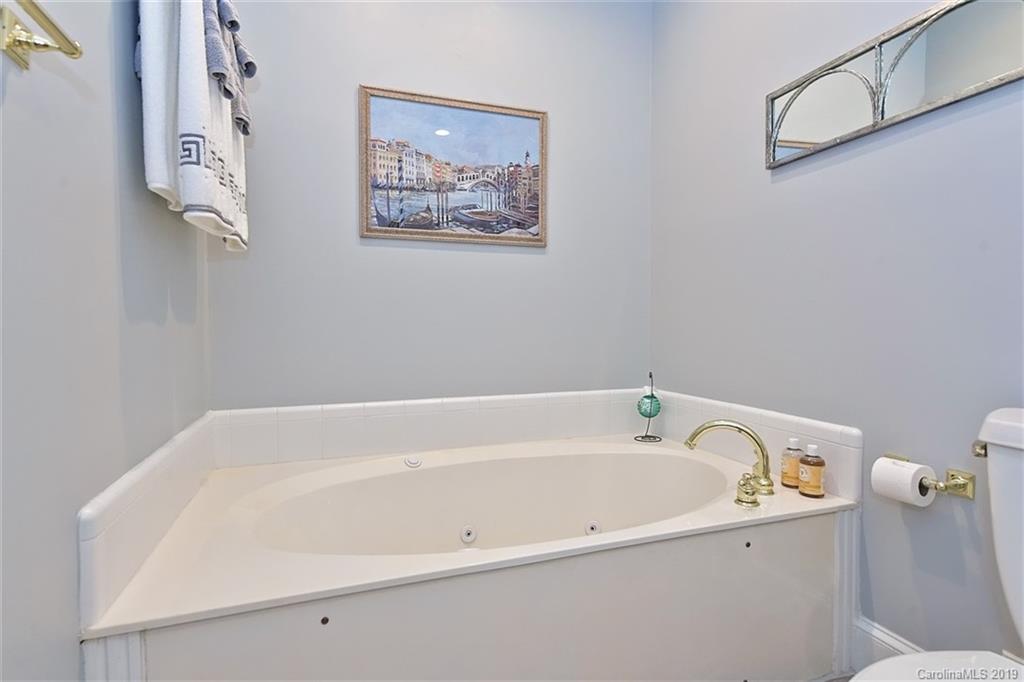 4149 Sharon Commons Lane Charlotte NC 28210