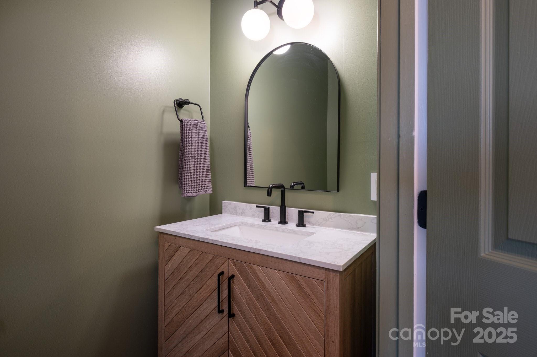 10 Peace Street Asheville NC 28806