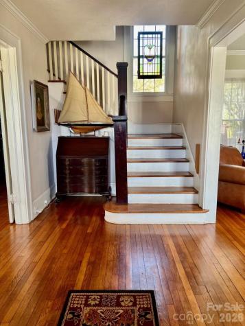8 Colonial Place Asheville NC 28804
