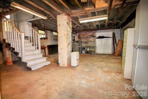 8 Colonial Place Asheville NC 28804