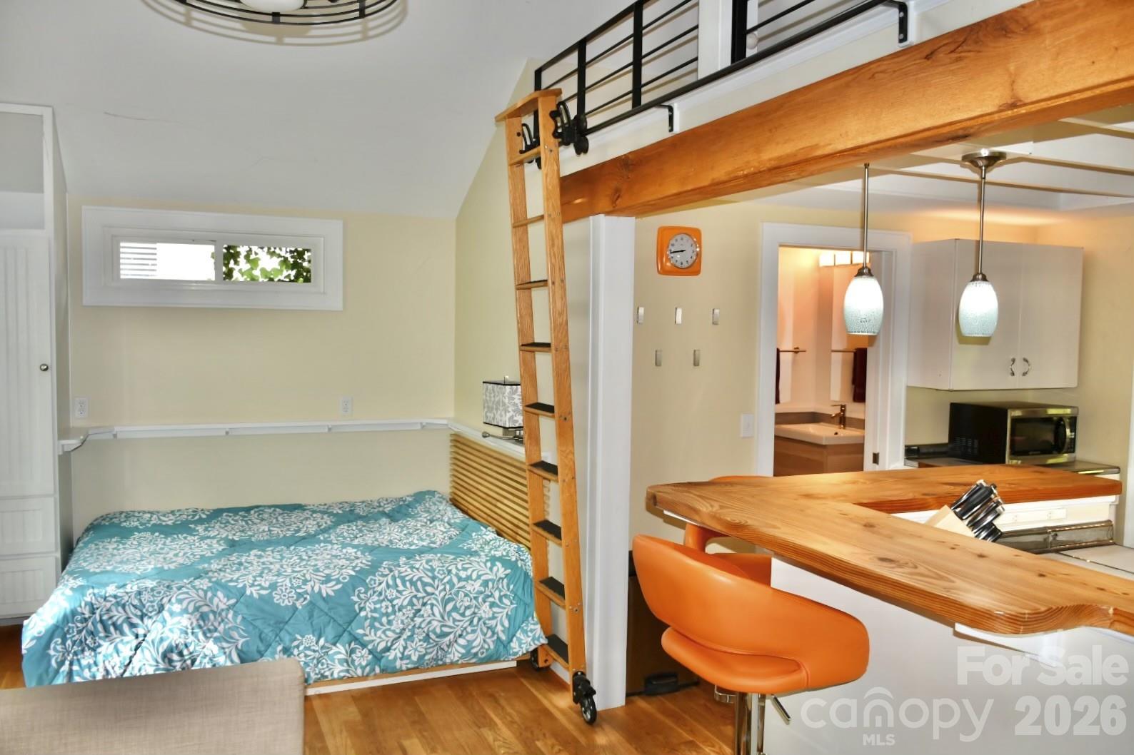 8 Colonial Place Asheville NC 28804