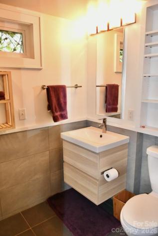 8 Colonial Place Asheville NC 28804