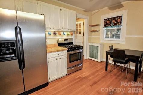 8 Colonial Place Asheville NC 28804