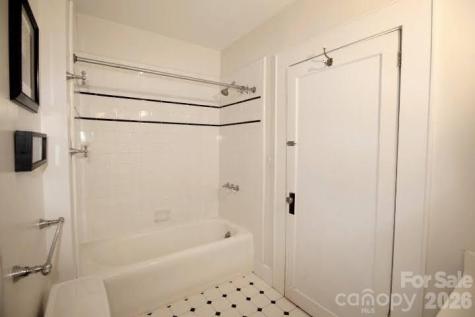 8 Colonial Place Asheville NC 28804