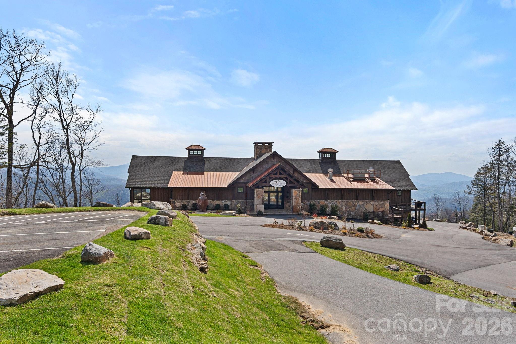 404 Silver Eagle Trail Banner Elk NC 28604