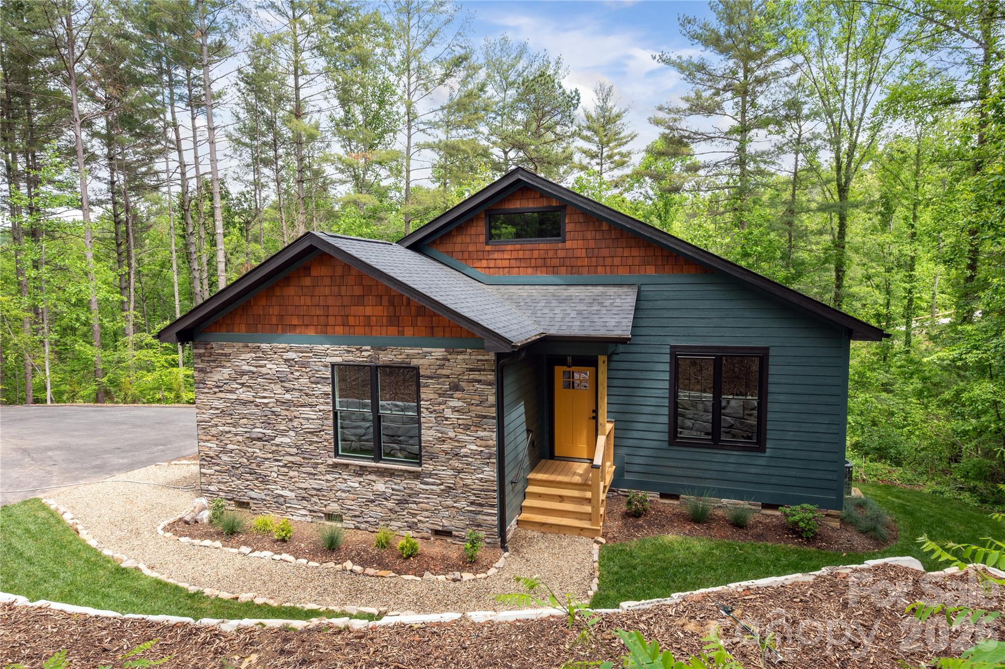 22 Deep Woods Road Weaverville NC 28787
