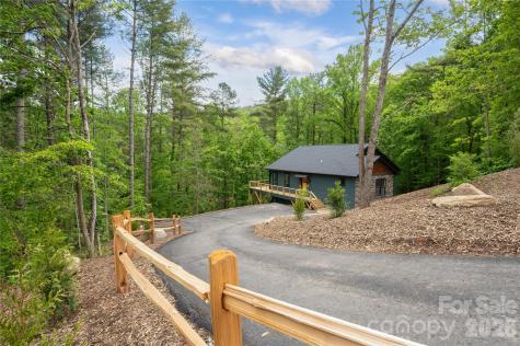 22 Deep Woods Road Weaverville NC 28787